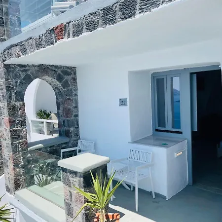 Loucas On The Cliff 3*