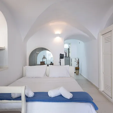 Loucas On The Cliff 3* Fira (Santorini)