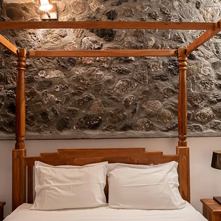 Loucas On The Cliff 3* Fira (Santorini)