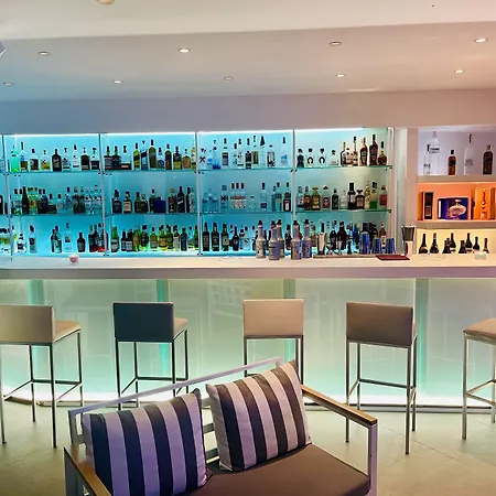 Hotell Loucas On The Cliff