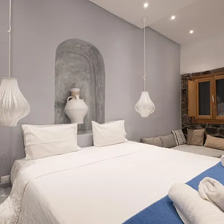 Loucas On The Cliff Hotell 3*