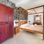 Hotell Loucas On The Cliff 3*