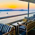 Loucas On The Cliff Hotell