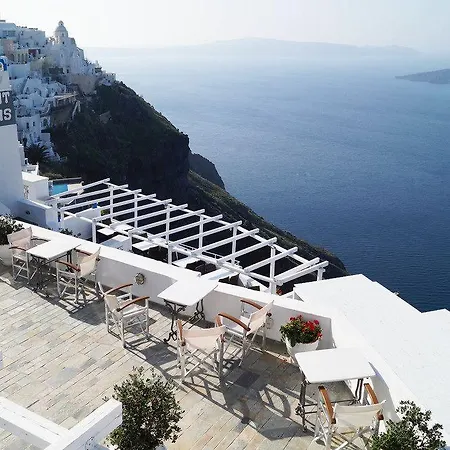 Loucas On The Cliff Otel