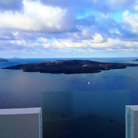 Loucas On The Cliff Hotel 3*