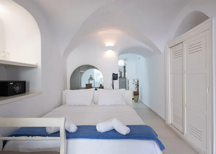 Loucas On The Cliff 3* Fira (Santorini)