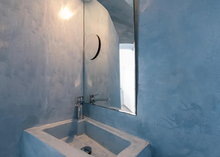 Loucas On The Cliff Fira (Santorini)