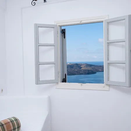 Loucas On The Cliff Hotel