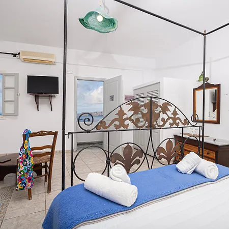 Hotel Loucas On The Cliff