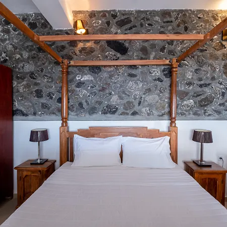 Hotel Loucas On The Cliff 3*