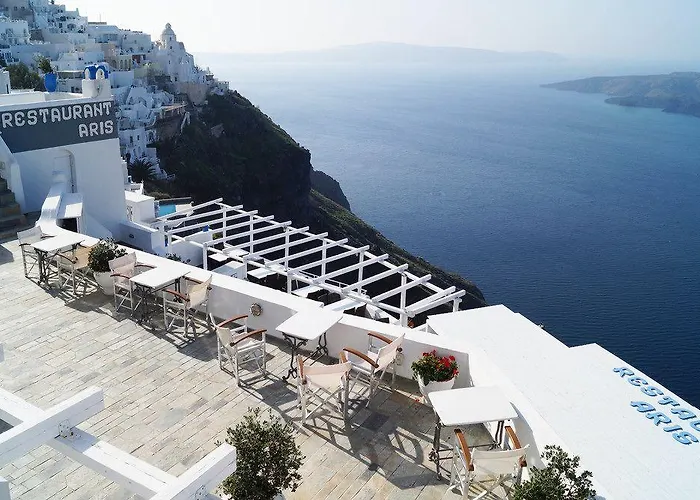 Loucas On The Cliff Hotel