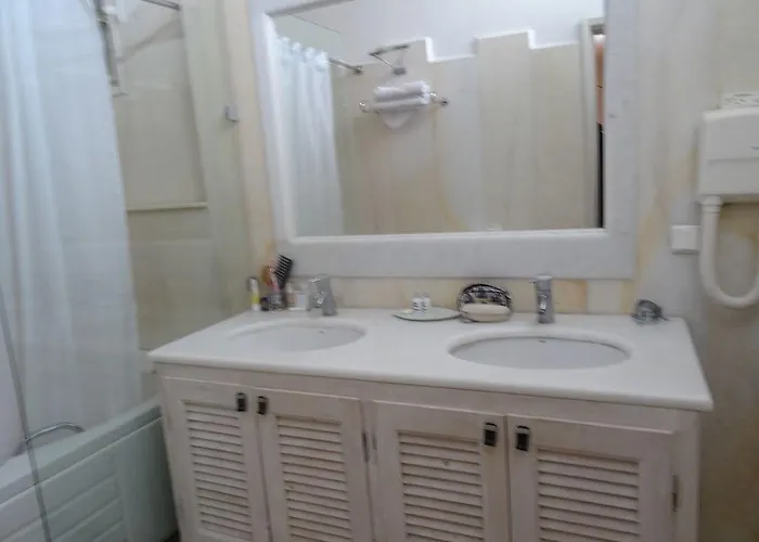 Loucas On The Cliff 3* Fira (Santorini)