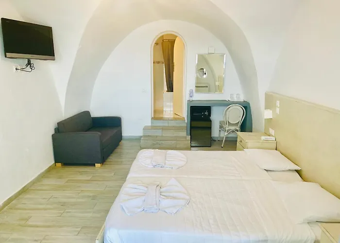 Loucas On The Cliff 3*