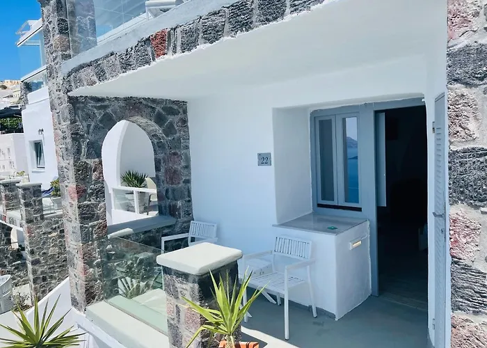 Loucas On The Cliff 3*