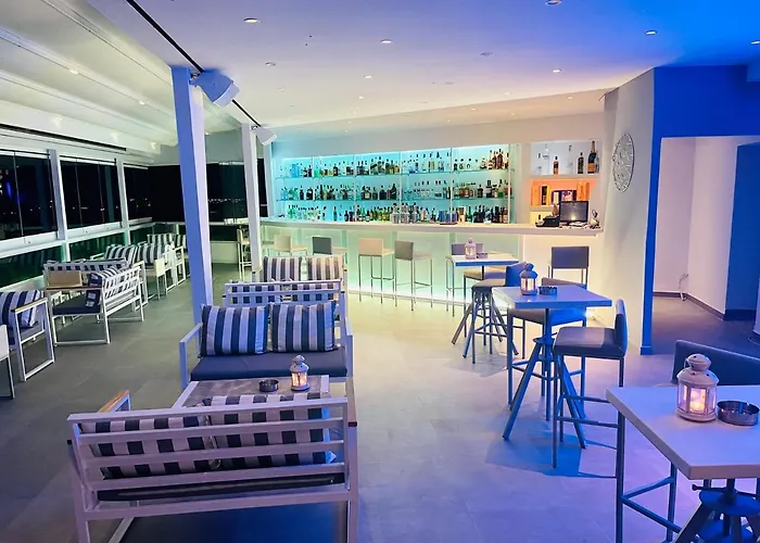 Hotel Loucas On The Cliff