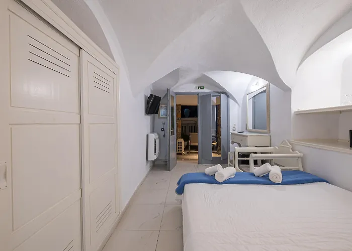 Loucas On The Cliff Hotel Fira (Santorini)