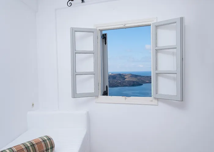 Loucas On The Cliff Hotel