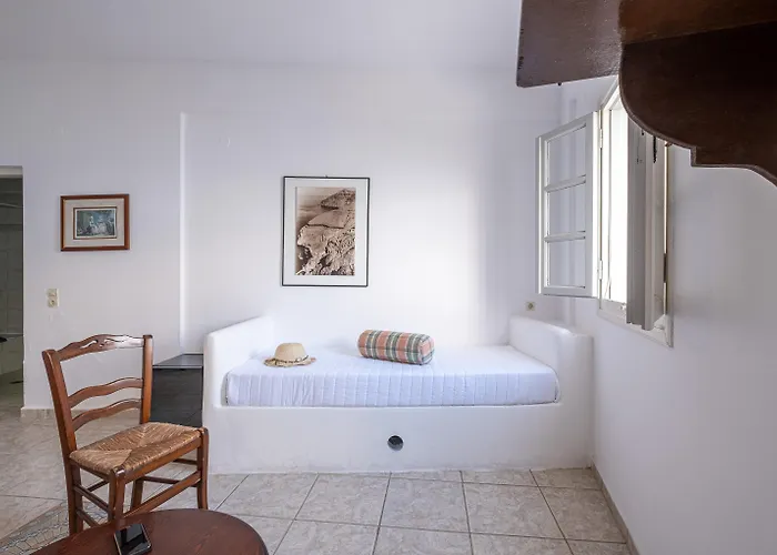 Hotel Loucas On The Cliff