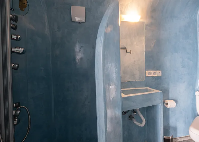 Hotel Loucas On The Cliff 3*