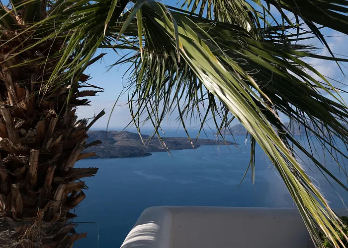 Loucas On The Cliff 3*