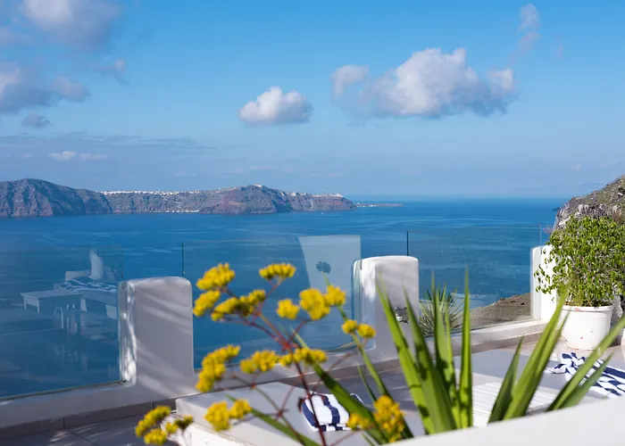 Loucas On The Cliff Hotel 3*