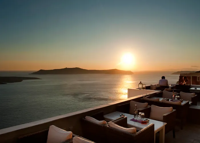 Loucas On The Cliff 3*