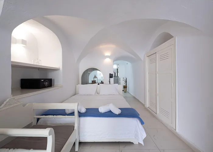 Loucas On The Cliff Fira (Santorini)