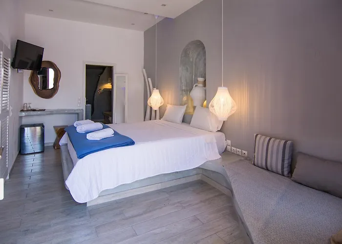 Loucas On The Cliff サントリーニ