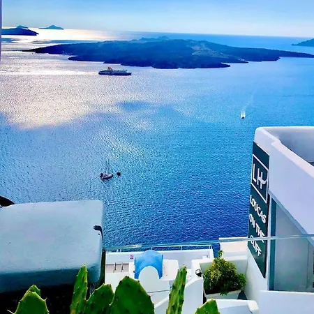 Loucas On The Cliff Hotel