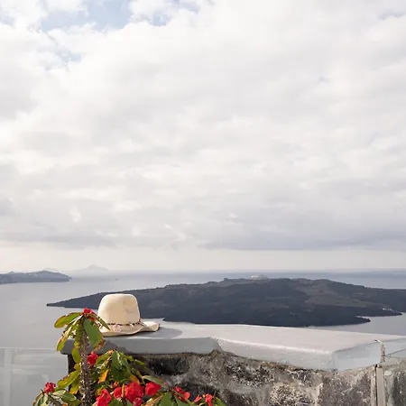 Loucas On The Cliff Hotell