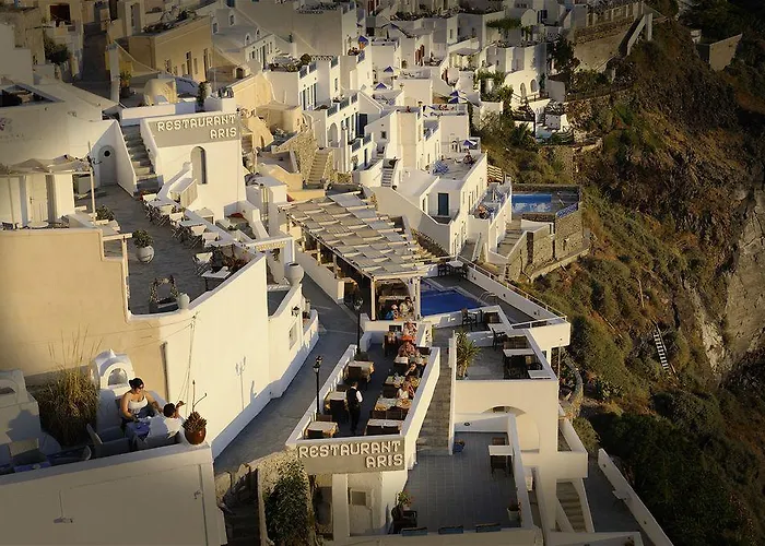 מלון Loucas On The Cliff