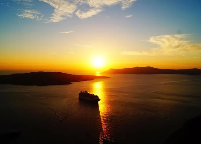 Loucas On The Cliff מלון 3*