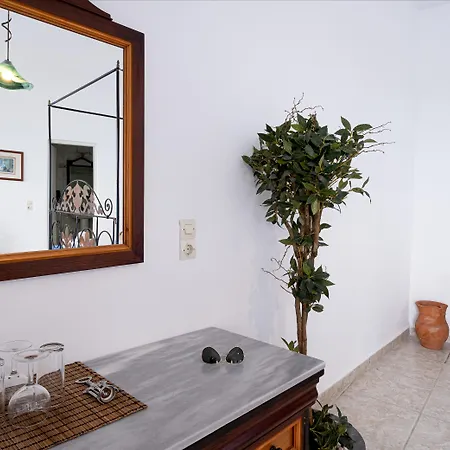 호텔 Loucas On The Cliff 3*