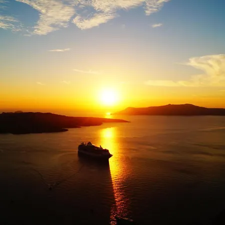 Loucas On The Cliff 호텔 3*